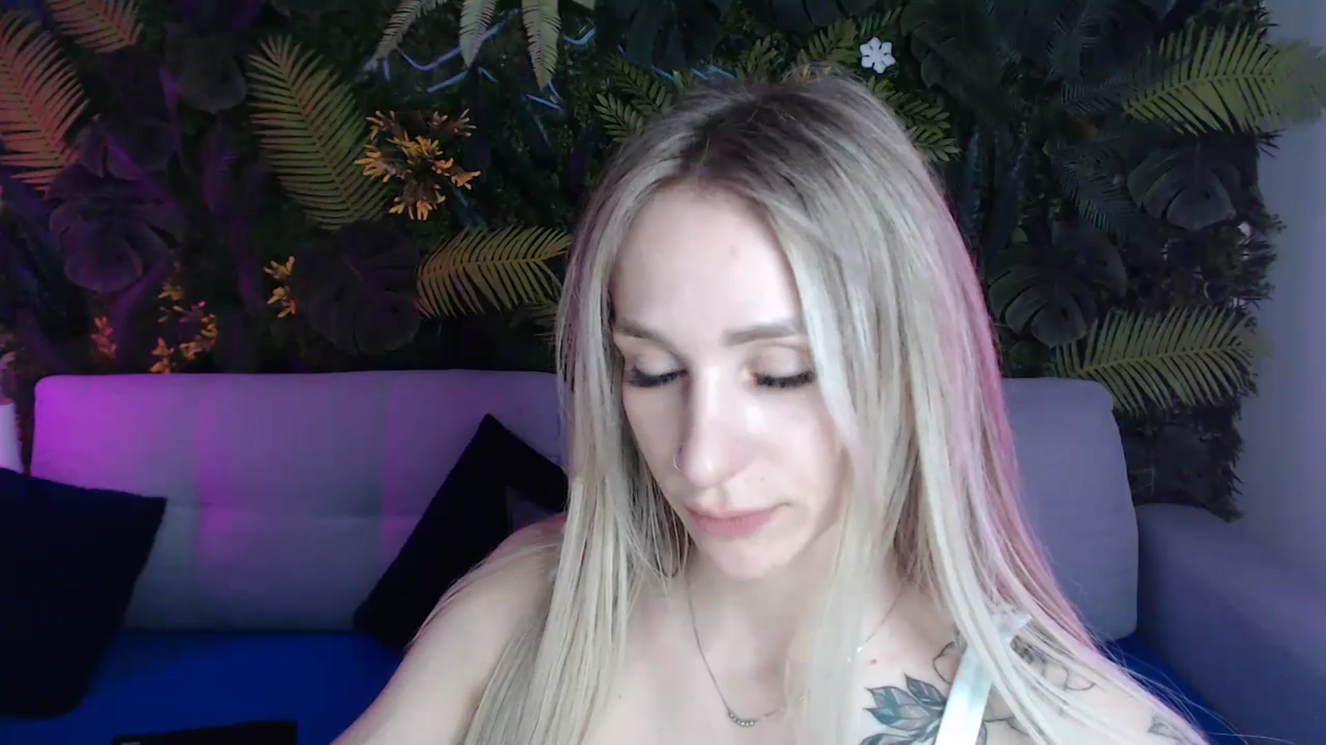 Gallery image thumbnail from Horny_Blond's myfreecams stream on, 05/13/2024, 11:36 image 17 of 20