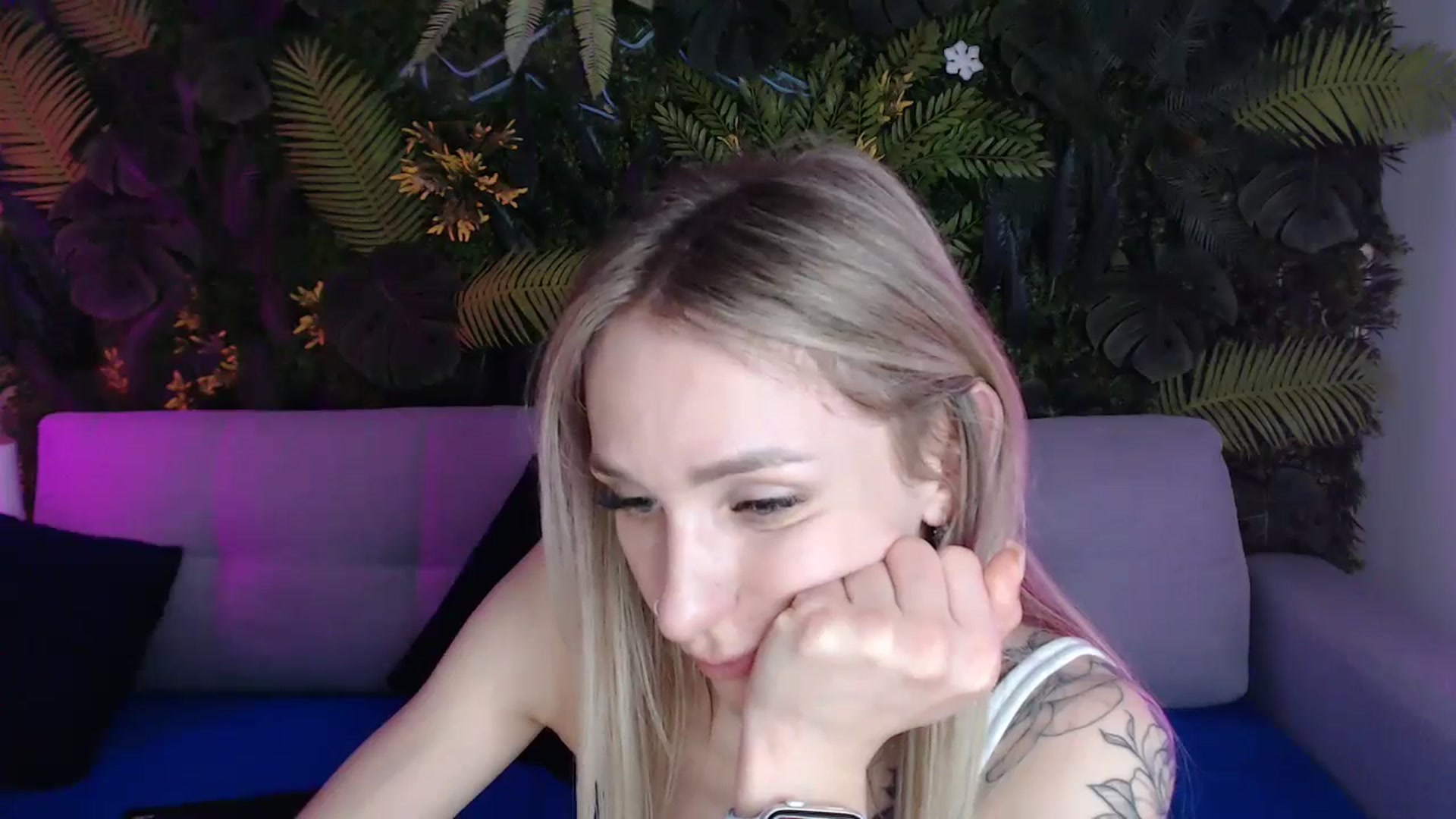 Gallery image thumbnail from Horny_Blond's myfreecams stream on, 05/13/2024, 11:36 image 16 of 20