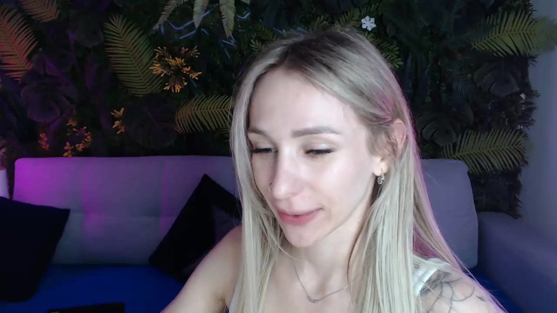 Gallery image thumbnail from Horny_Blond's myfreecams stream on, 05/13/2024, 11:36 image 11 of 20