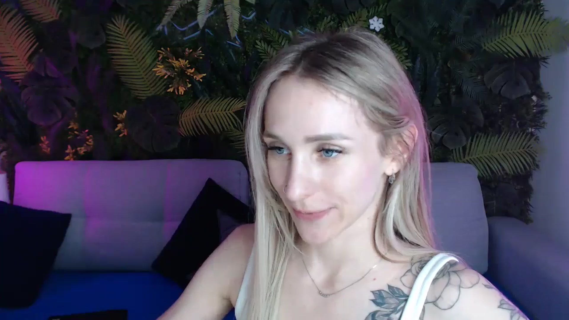Gallery image thumbnail from Horny_Blond's myfreecams stream on, 05/13/2024, 11:36 image 8 of 20