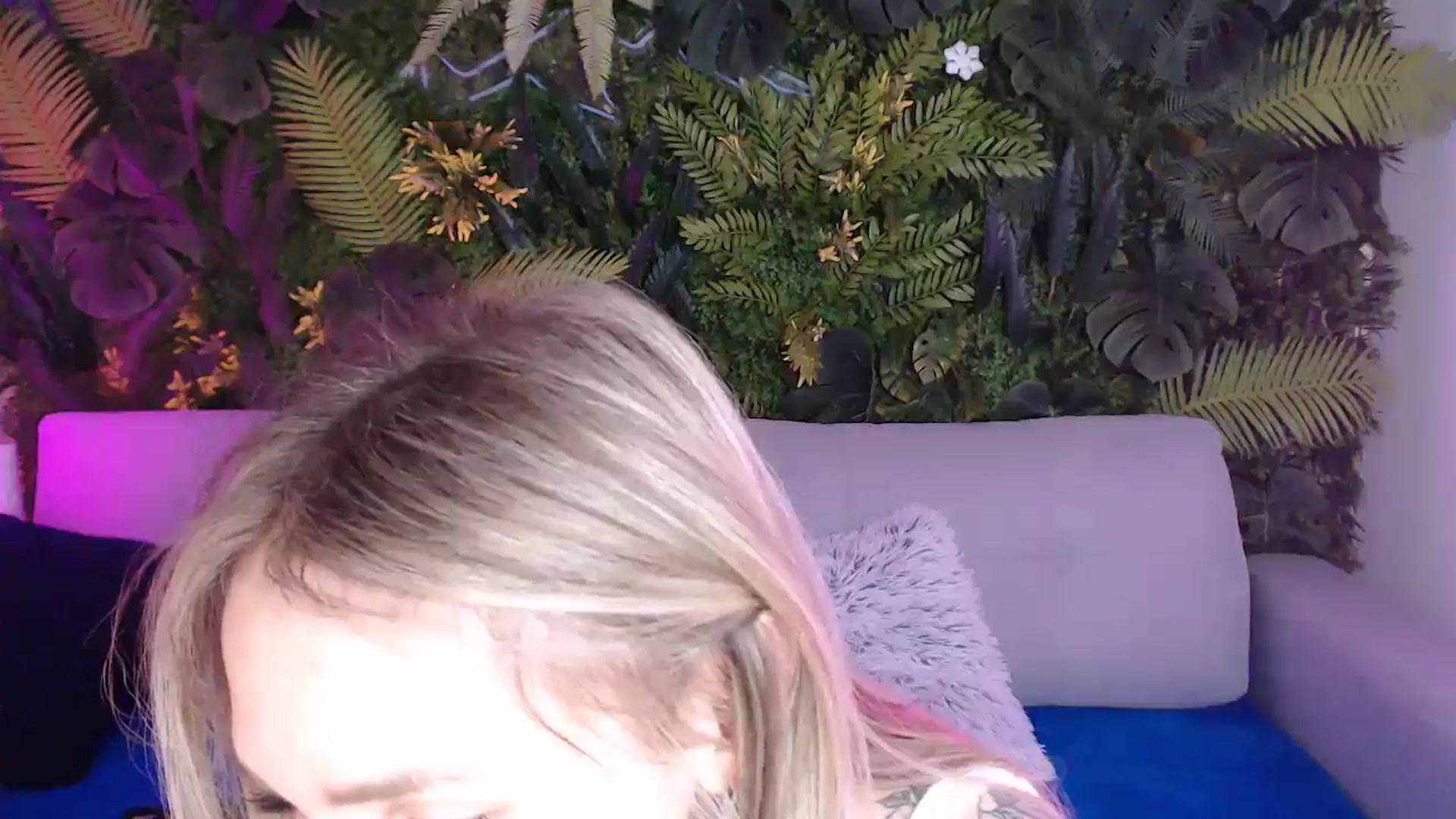 Gallery image thumbnail from Horny_Blond's myfreecams stream on, 05/13/2024, 11:36 image 15 of 20