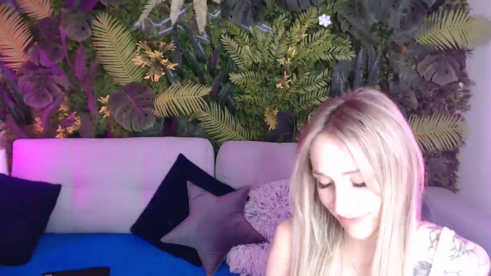 Gallery image thumbnail from Horny_Blond's myfreecams stream on, 05/13/2024, 12:14 image 5 of 20