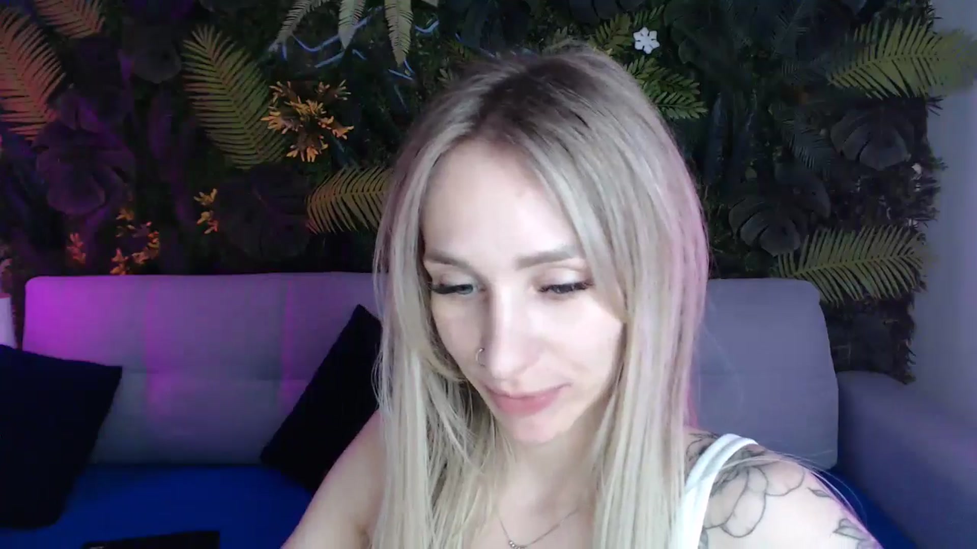 Gallery image thumbnail from Horny_Blond's myfreecams stream on, 05/13/2024, 12:14 image 4 of 20