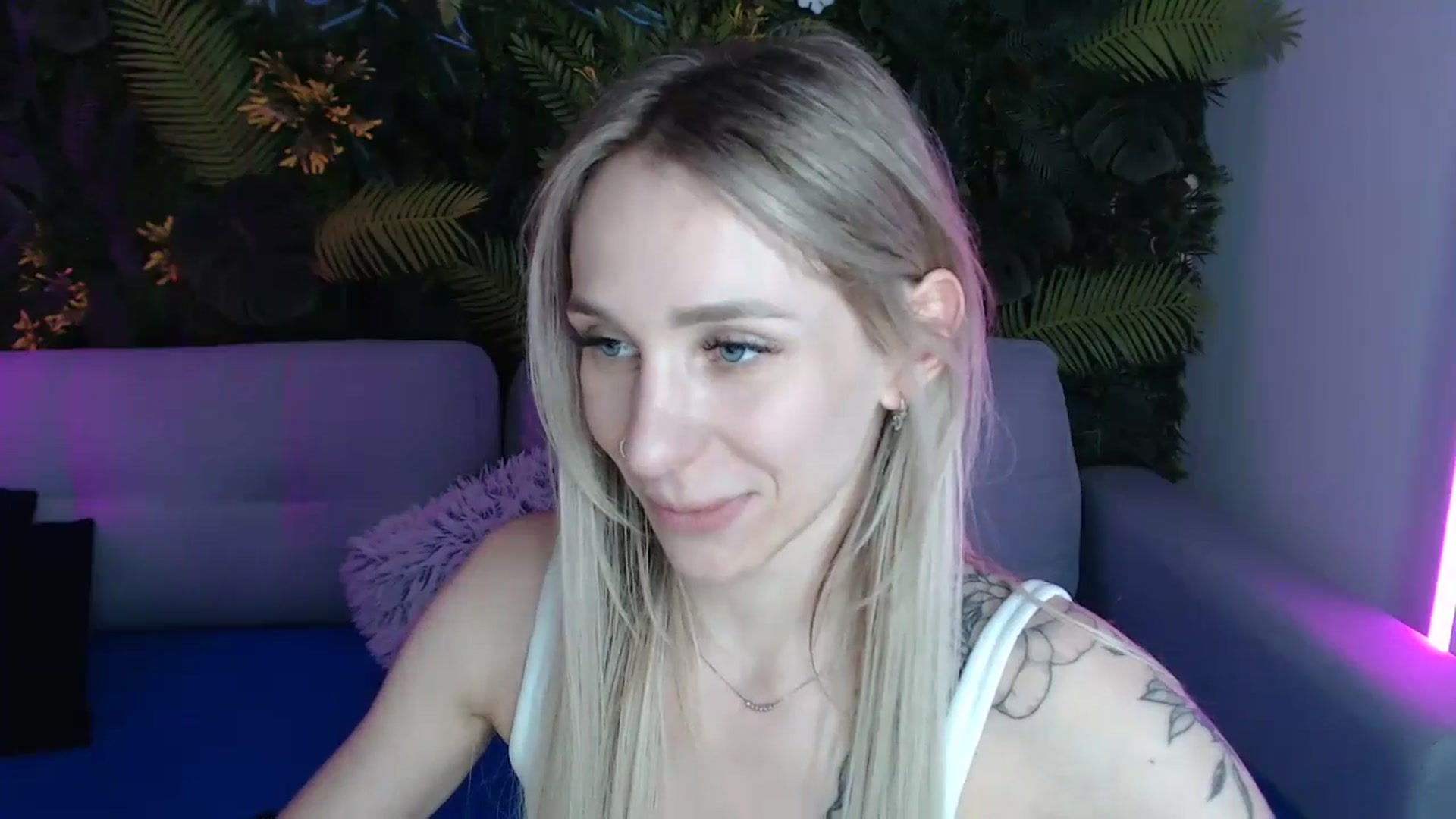 Gallery image thumbnail from Horny_Blond's myfreecams stream on, 05/13/2024, 13:16 image 8 of 20