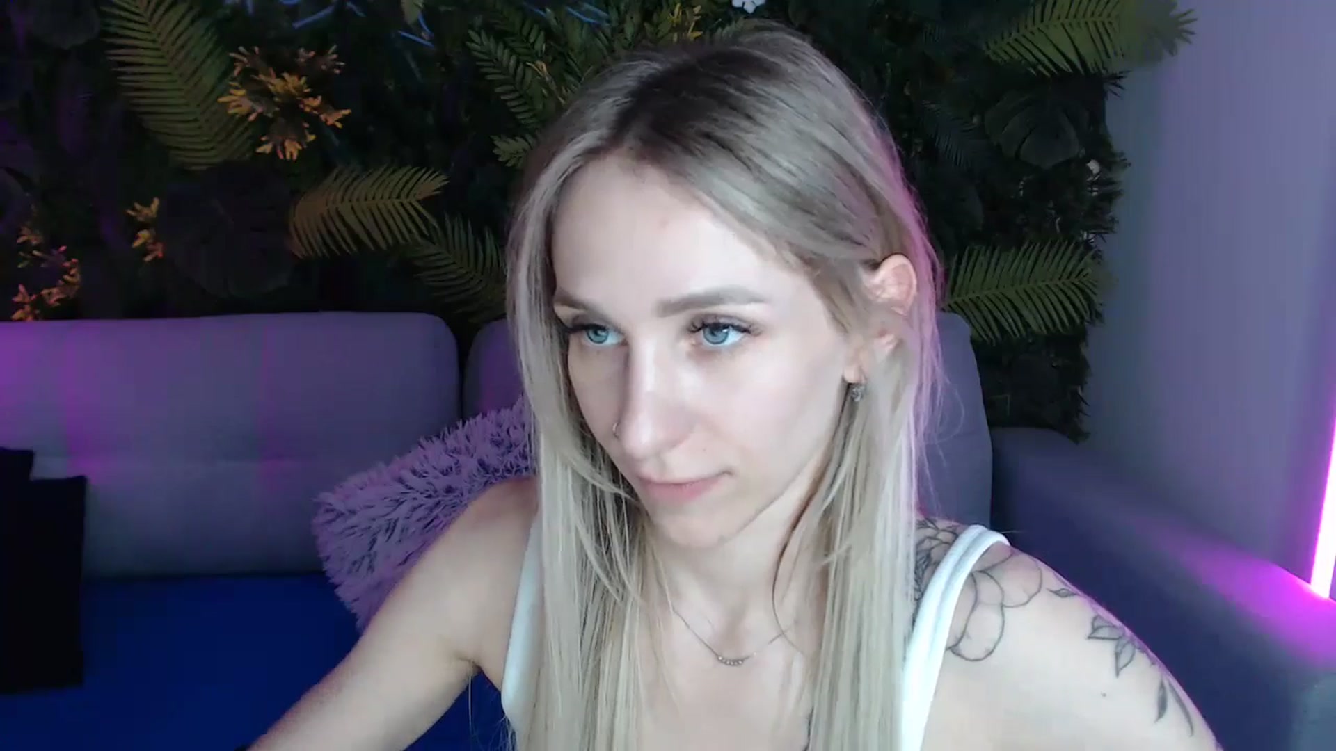 Gallery image thumbnail from Horny_Blond's myfreecams stream on, 05/13/2024, 13:16 image 9 of 20