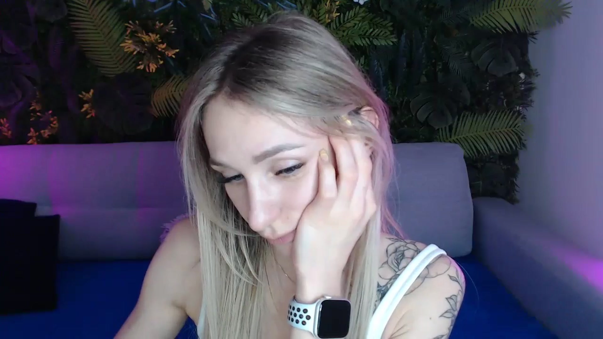 Gallery image thumbnail from Horny_Blond's myfreecams stream on, 05/13/2024, 13:16 image 3 of 20