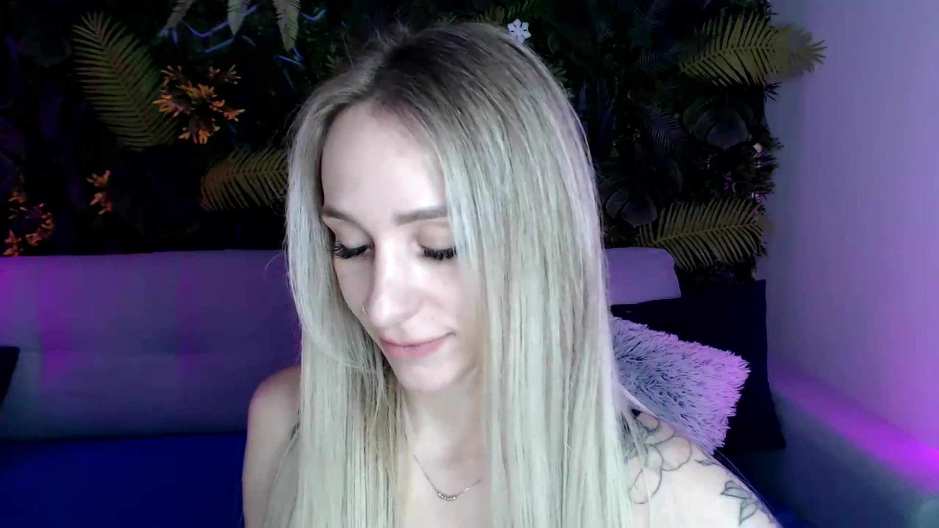 Gallery image thumbnail from Horny_Blond's myfreecams stream on, 05/14/2024, 08:32 image 6 of 20