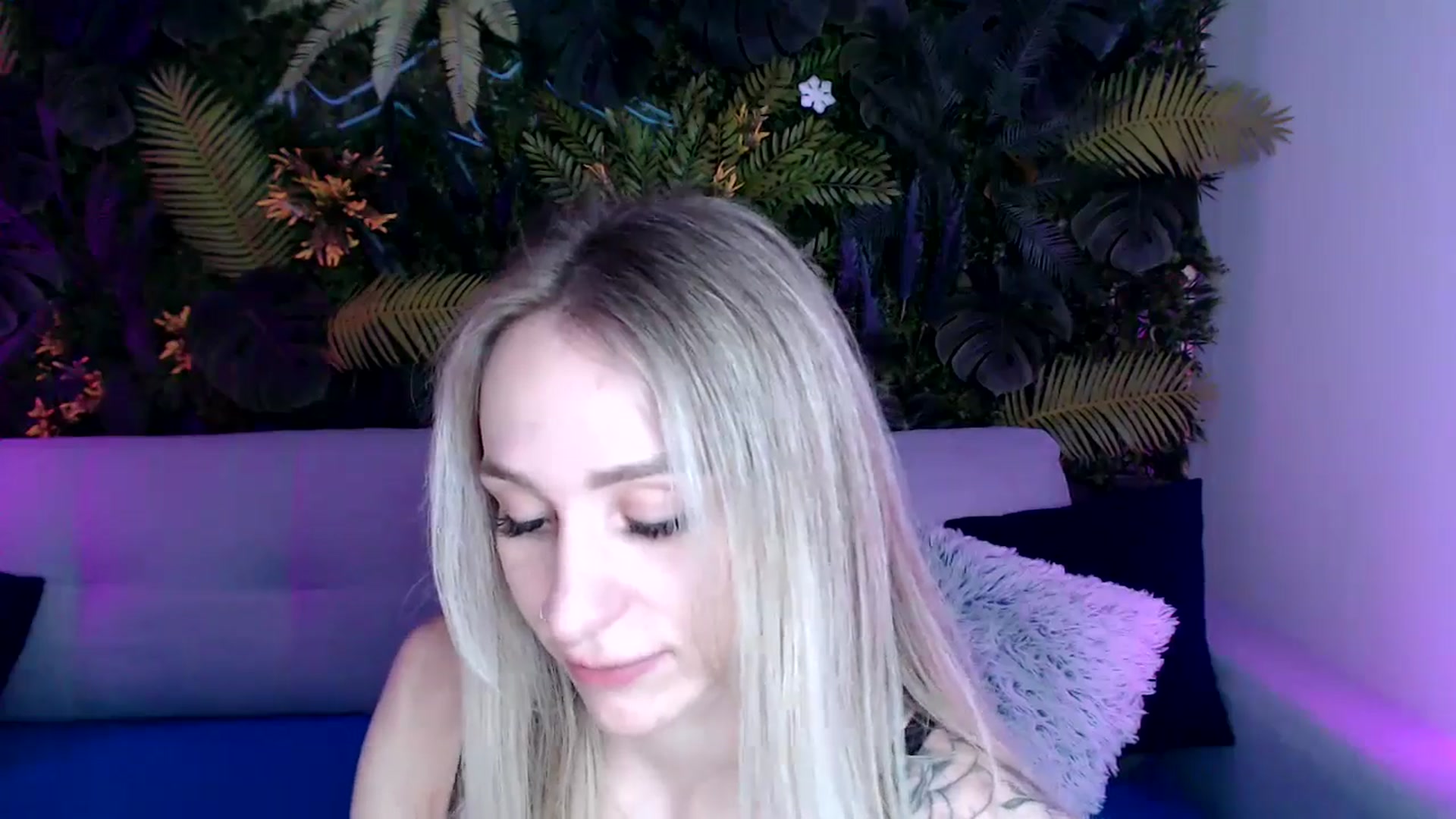Gallery image thumbnail from Horny_Blond's myfreecams stream on, 05/14/2024, 08:32 image 10 of 20