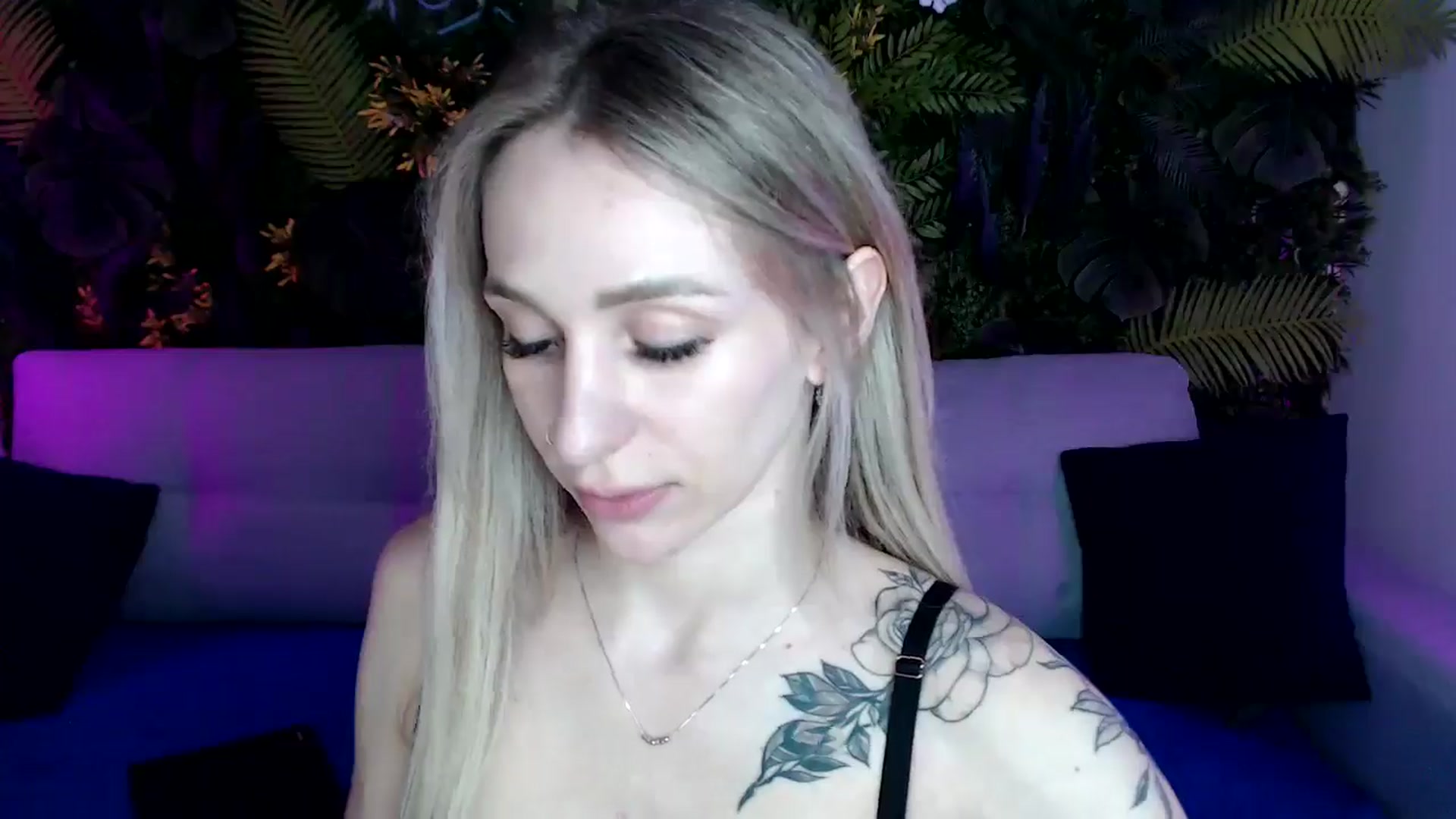 Gallery image thumbnail from Horny_Blond's myfreecams stream on, 05/14/2024, 09:00 image 18 of 20