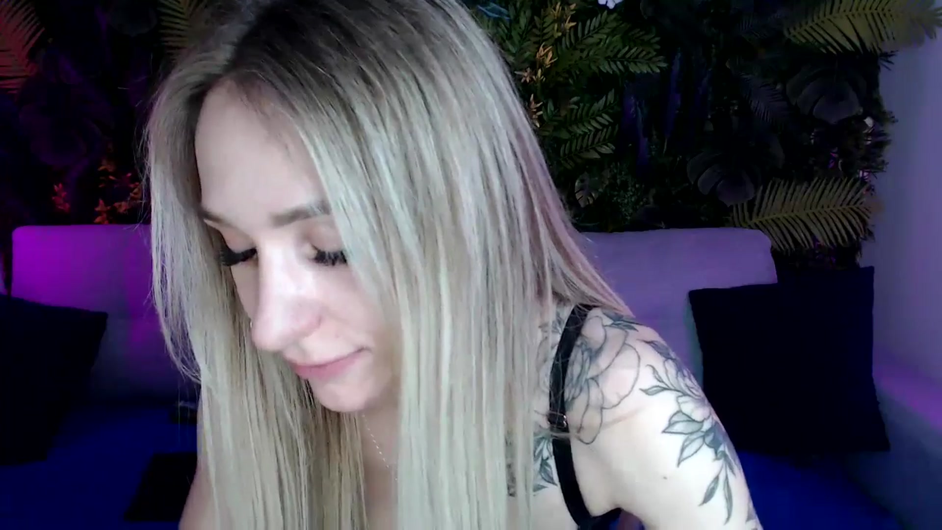 Gallery image thumbnail from Horny_Blond's myfreecams stream on, 05/14/2024, 10:33 image 6 of 20