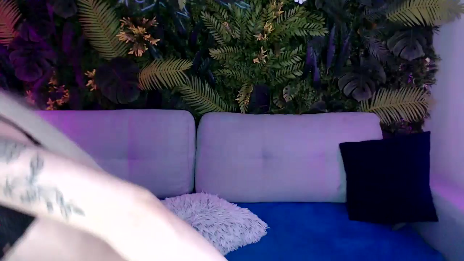 Gallery image thumbnail from Horny_Blond's myfreecams stream on, 05/14/2024, 10:33 image 1 of 20