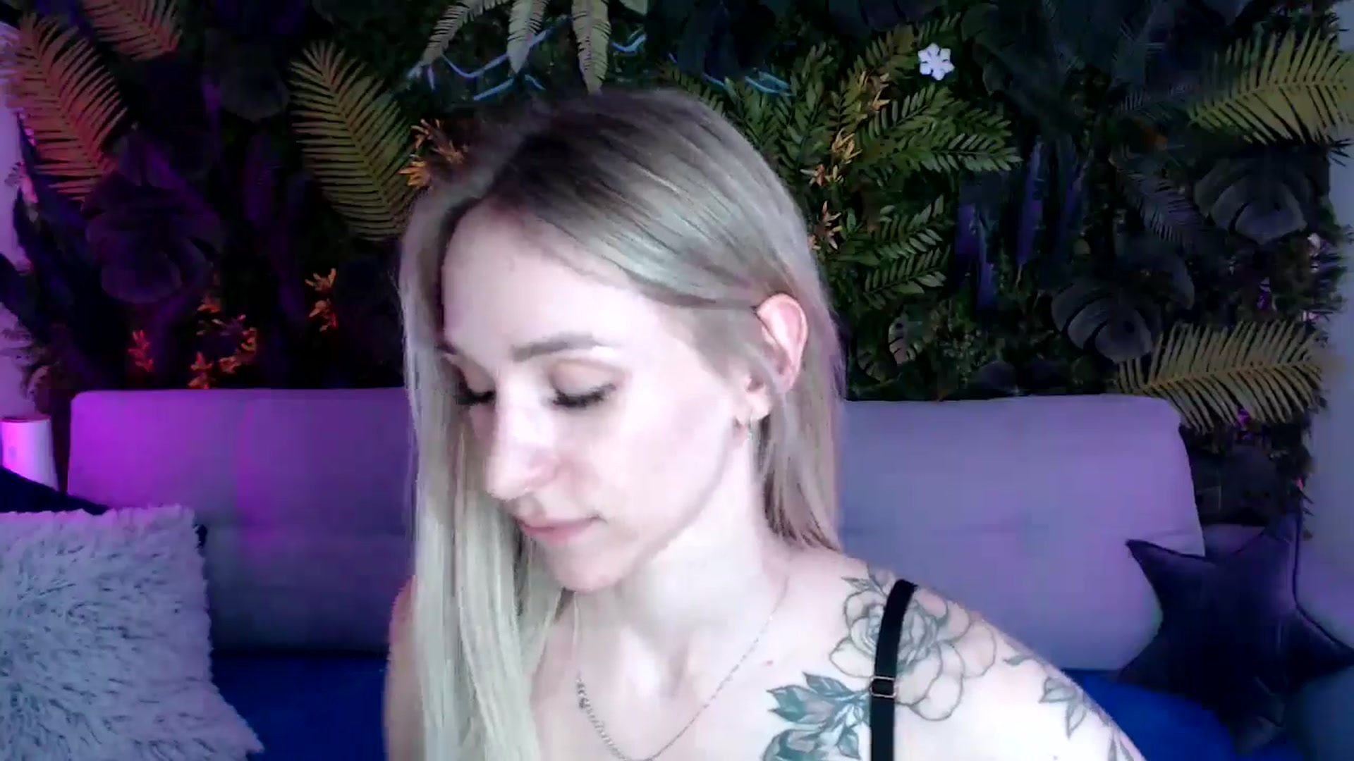 Gallery image thumbnail from Horny_Blond's myfreecams stream on, 05/14/2024, 11:45 image 20 of 20