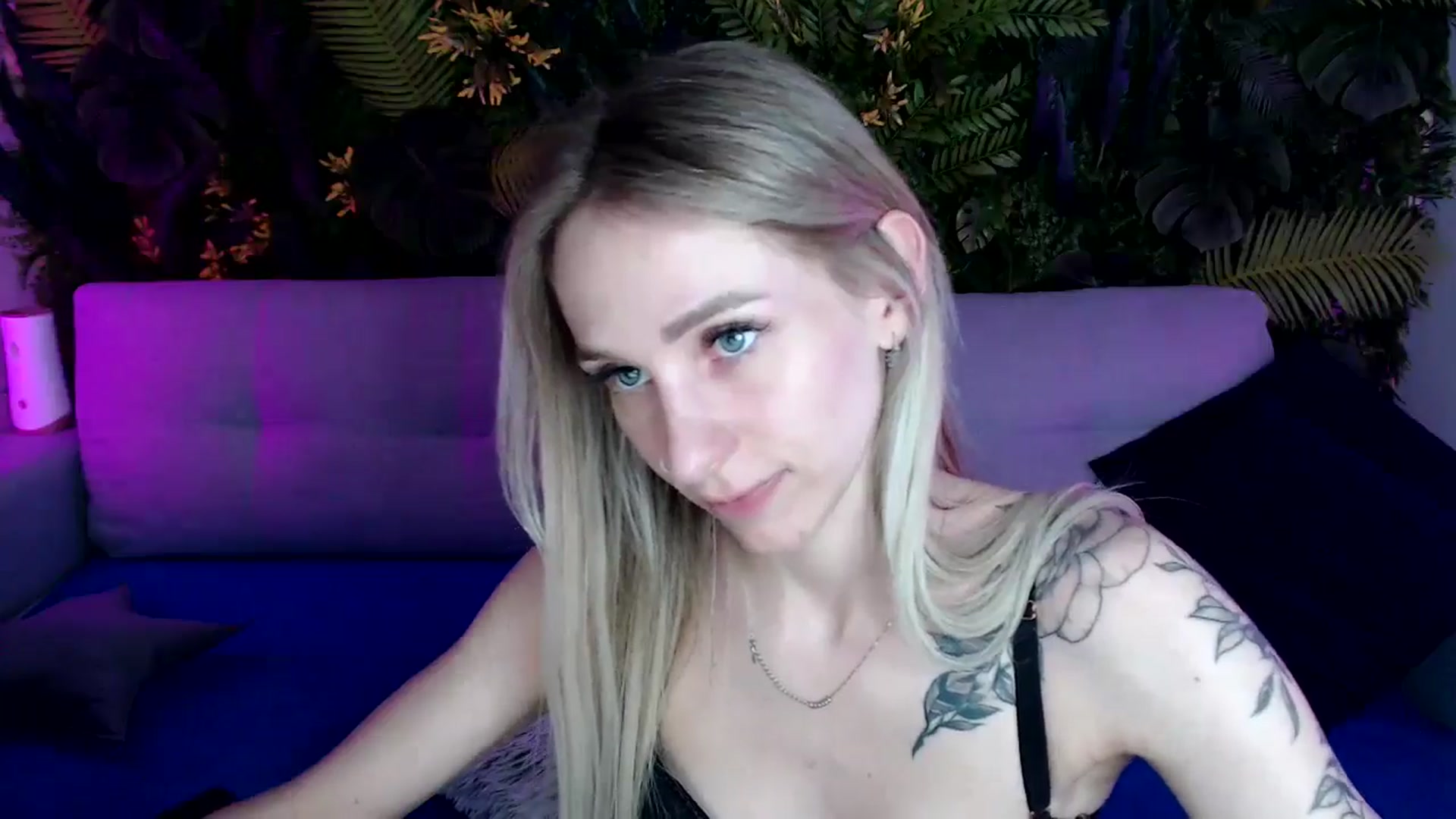 Gallery image thumbnail from Horny_Blond's myfreecams stream on, 05/14/2024, 12:38 image 6 of 20