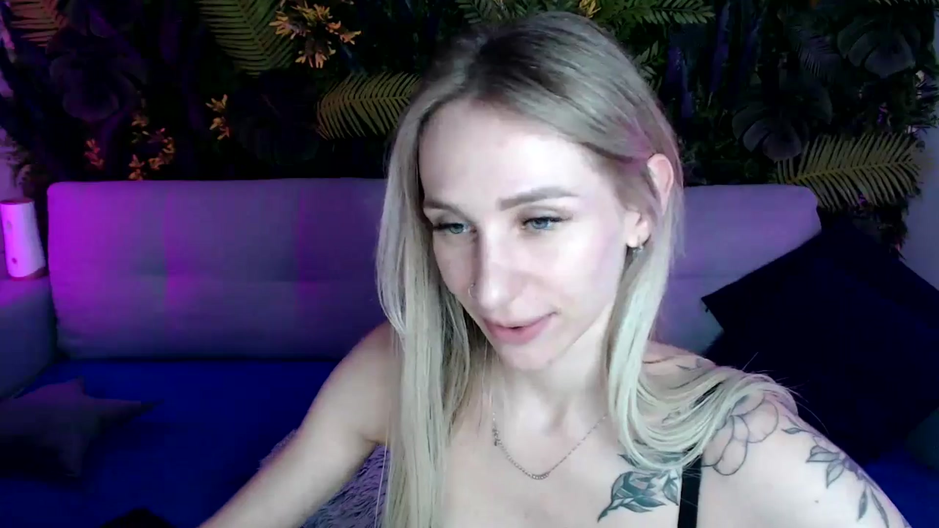 Gallery image thumbnail from Horny_Blond's myfreecams stream on, 05/14/2024, 12:38 image 8 of 20