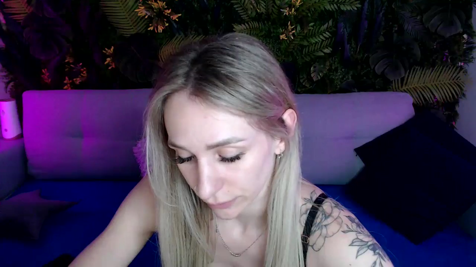 Gallery image thumbnail from Horny_Blond's myfreecams stream on, 05/14/2024, 13:06 image 11 of 20