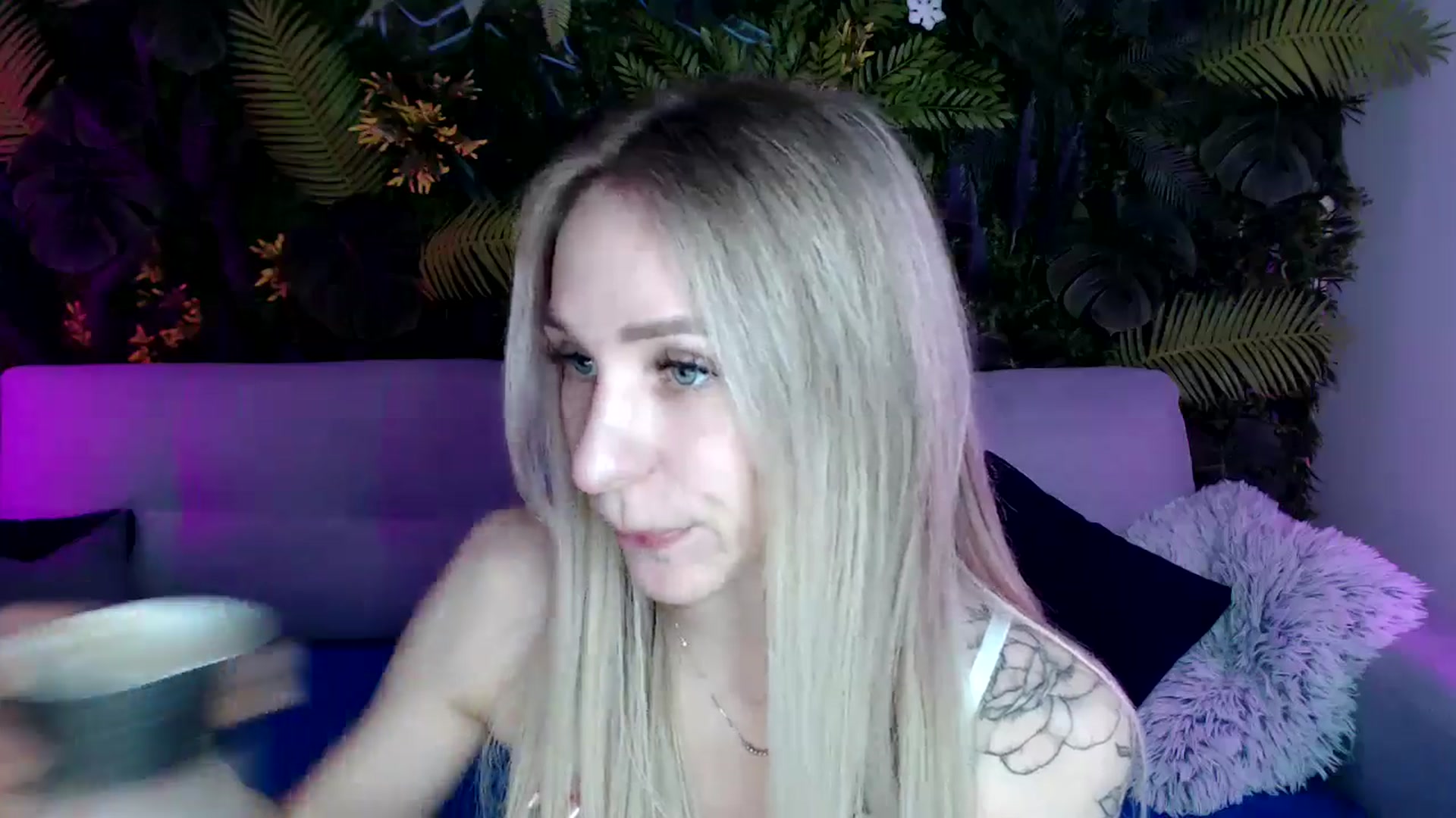 Gallery image thumbnail from Horny_Blond's myfreecams stream on, 05/15/2024, 08:38 image 4 of 20