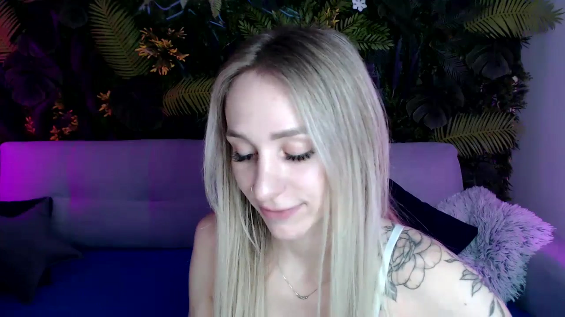 Gallery image thumbnail from Horny_Blond's myfreecams stream on, 05/15/2024, 08:38 image 6 of 20