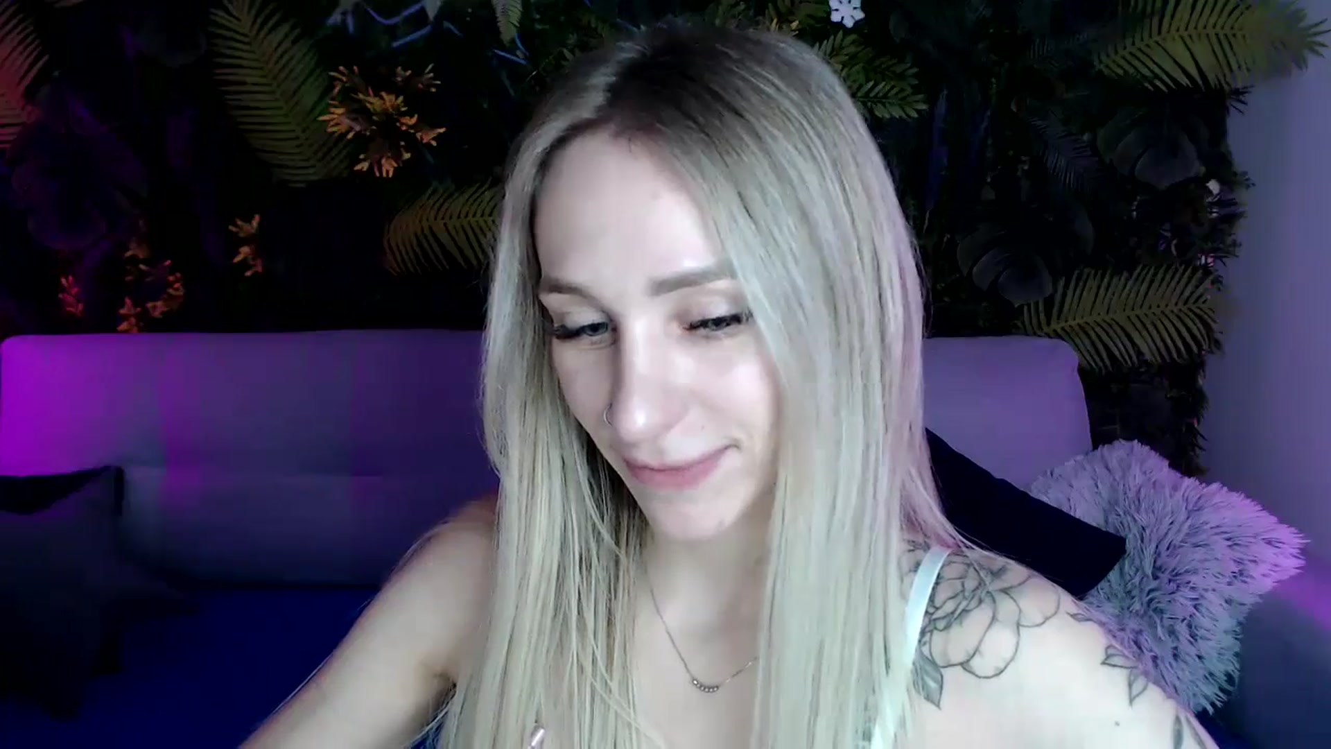 Gallery image thumbnail from Horny_Blond's myfreecams stream on, 05/15/2024, 08:38 image 2 of 20