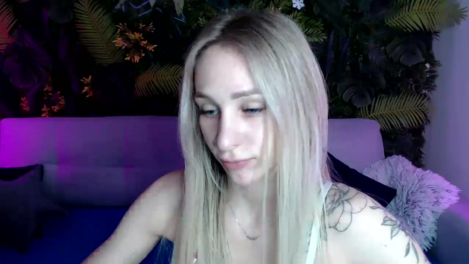 Gallery image thumbnail from Horny_Blond's myfreecams stream on, 05/15/2024, 08:38 image 5 of 20