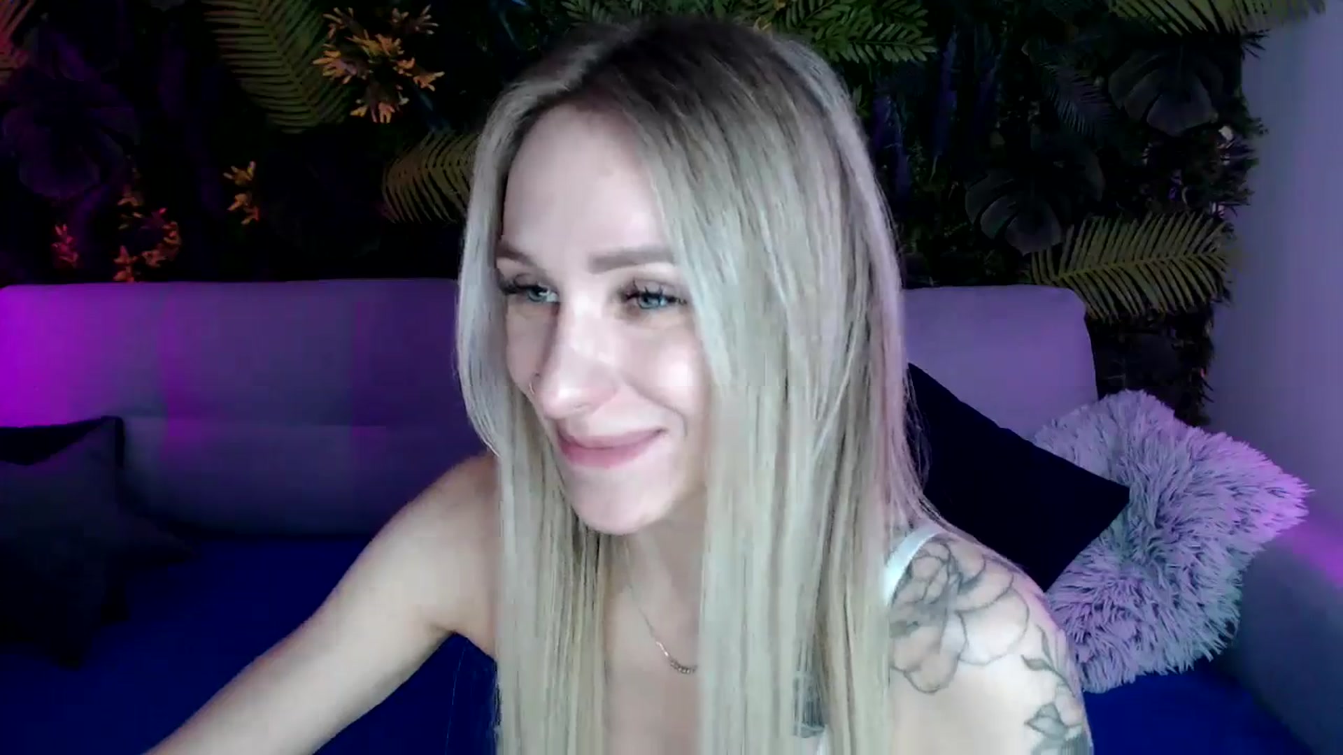 Gallery image thumbnail from Horny_Blond's myfreecams stream on, 05/15/2024, 08:38 image 10 of 20