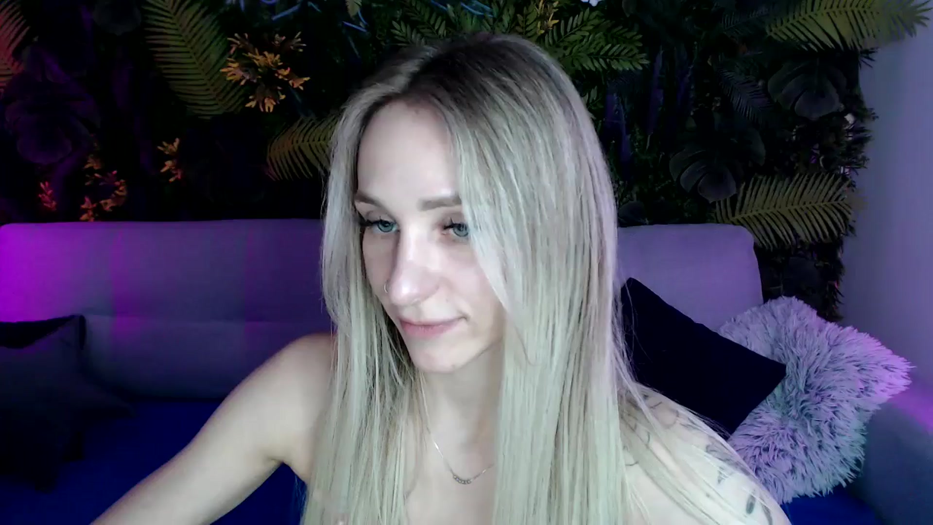 Gallery image thumbnail from Horny_Blond's myfreecams stream on, 05/15/2024, 08:53 image 18 of 20