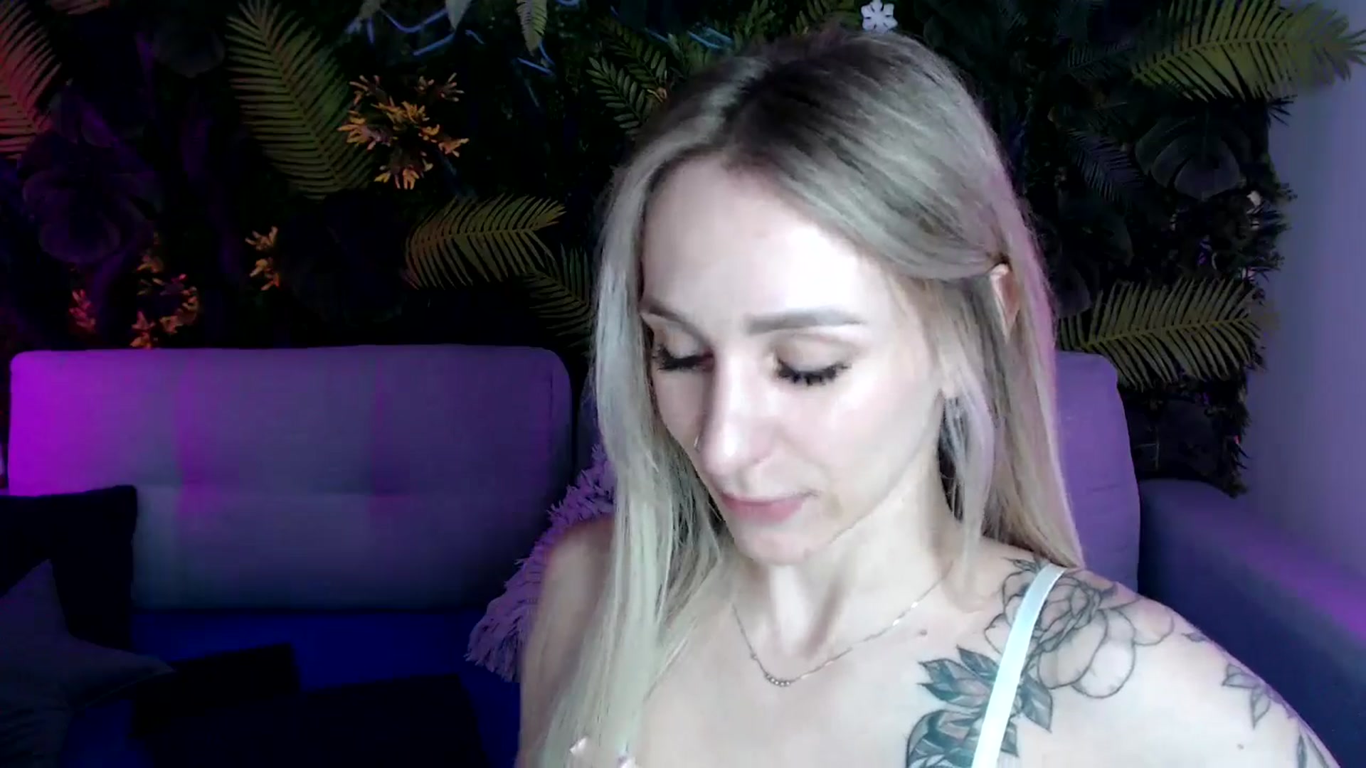 Gallery image thumbnail from Horny_Blond's myfreecams stream on, 05/15/2024, 09:26 image 6 of 20