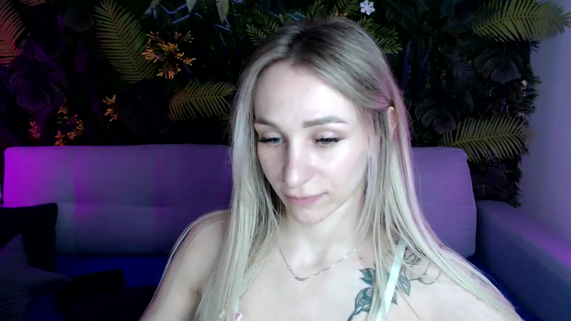 Gallery image thumbnail from Horny_Blond's myfreecams stream on, 05/15/2024, 09:26 image 2 of 20