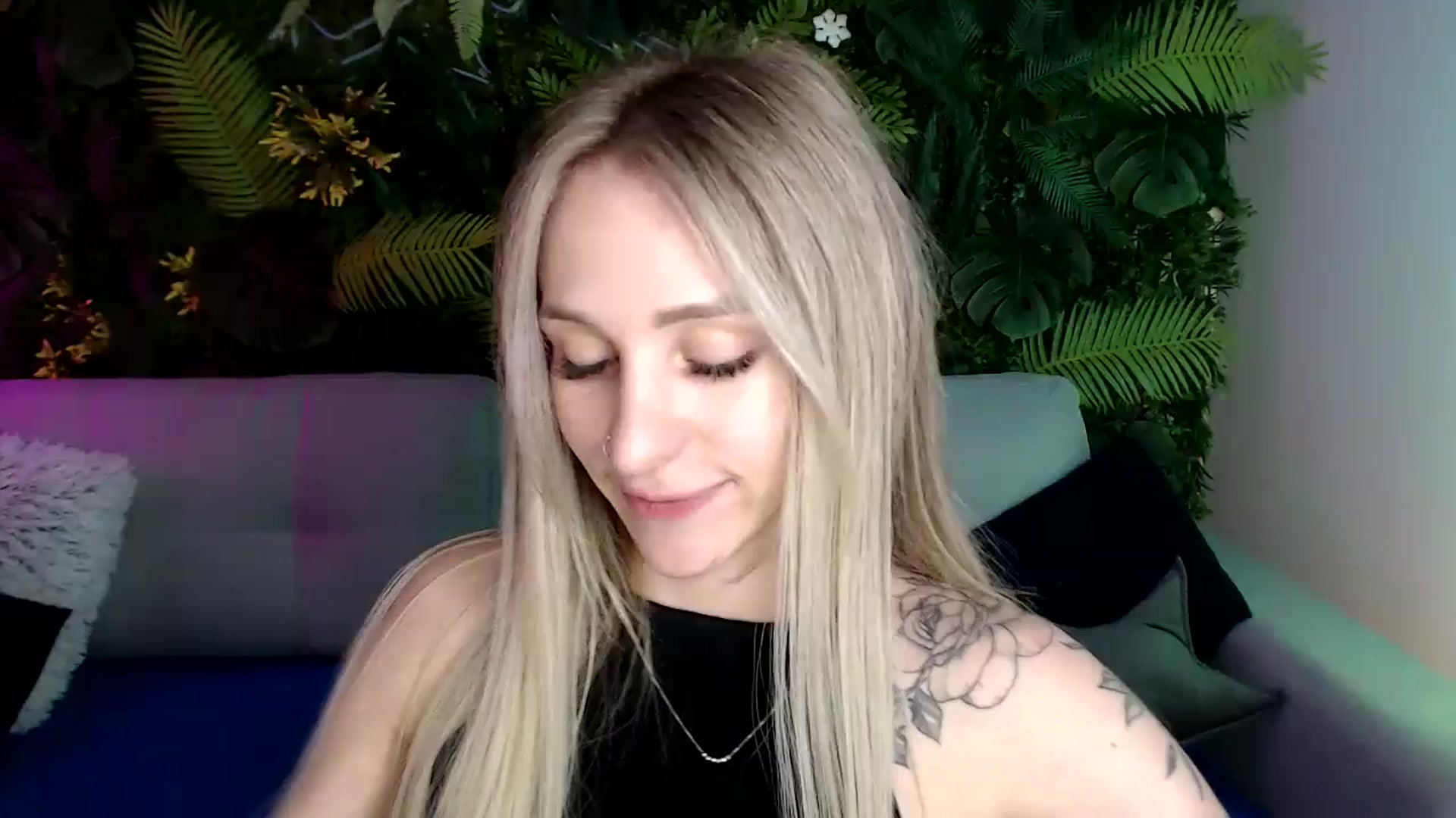 Gallery image thumbnail from Horny_Blond's myfreecams stream on, 05/17/2024, 10:23 image 1 of 20
