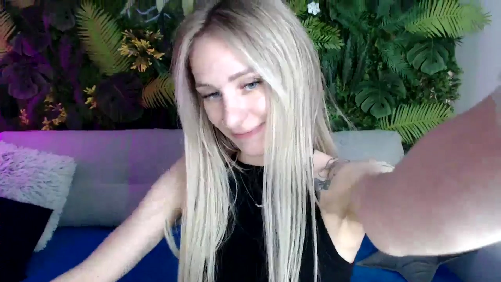 Gallery image thumbnail from Horny_Blond's myfreecams stream on, 05/17/2024, 10:49 image 14 of 20