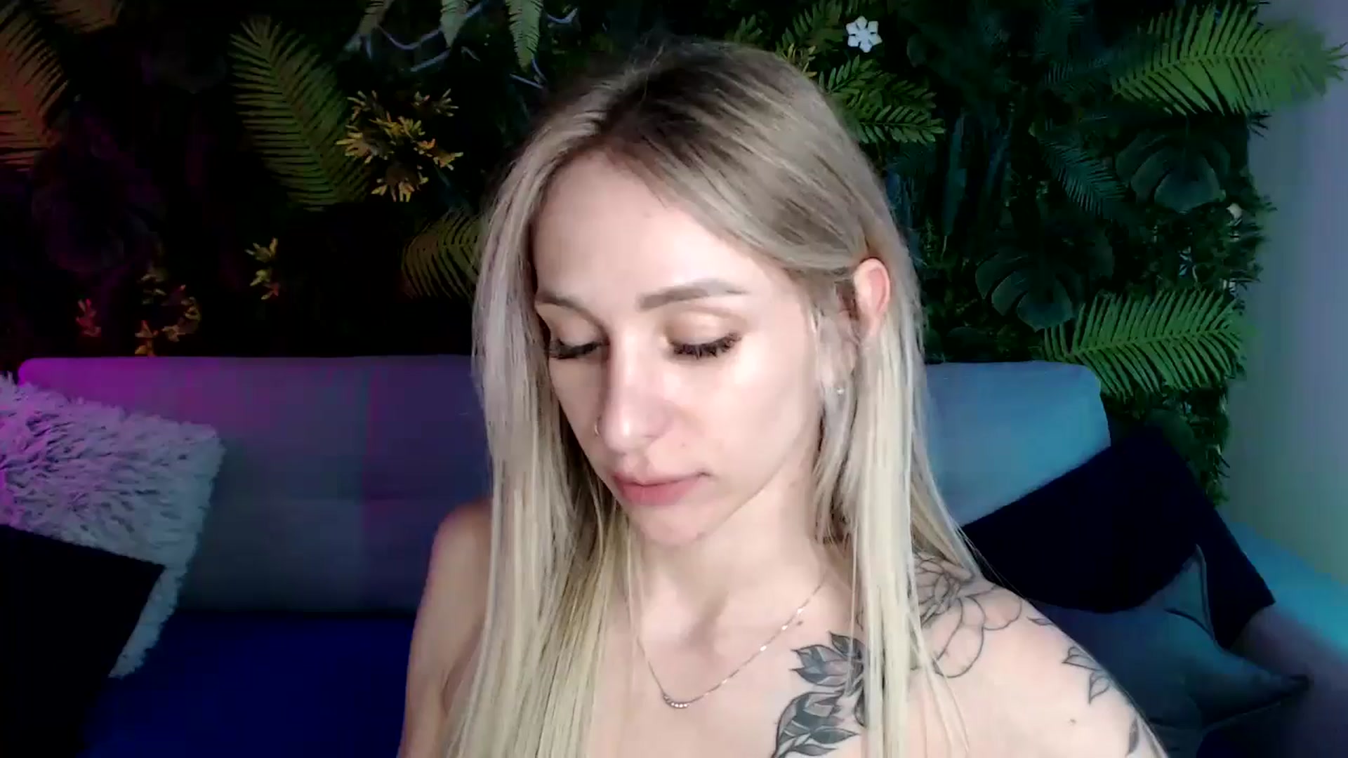 Gallery image thumbnail from Horny_Blond's myfreecams stream on, 05/17/2024, 12:14 image 1 of 20