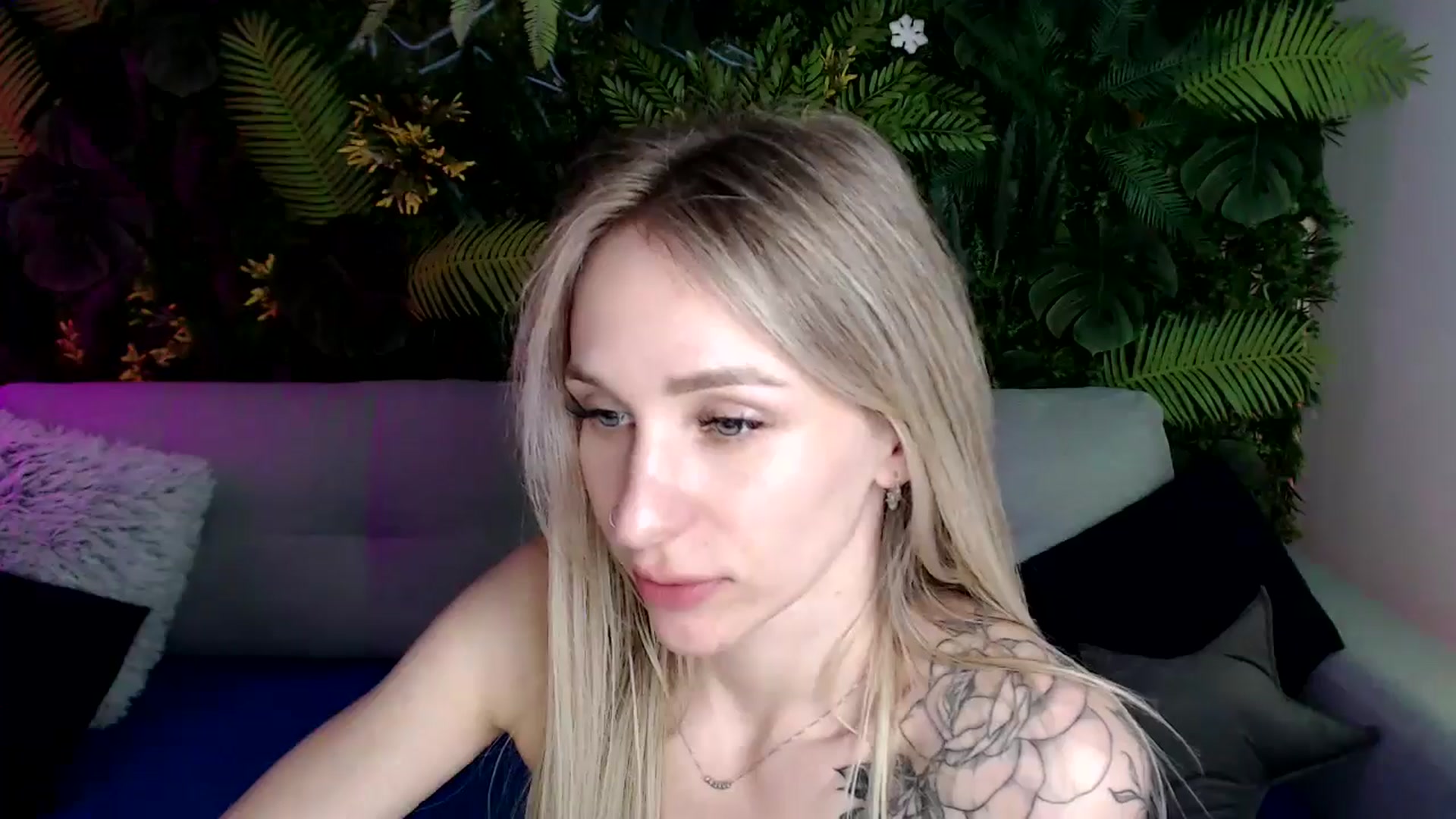 Gallery image thumbnail from Horny_Blond's myfreecams stream on, 05/17/2024, 12:14 image 16 of 20