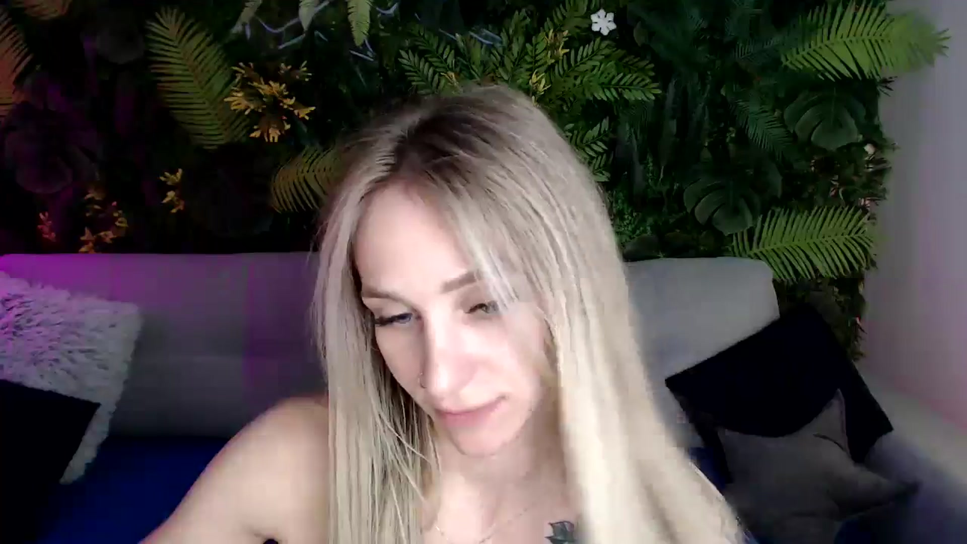 Gallery image thumbnail from Horny_Blond's myfreecams stream on, 05/17/2024, 12:14 image 19 of 20
