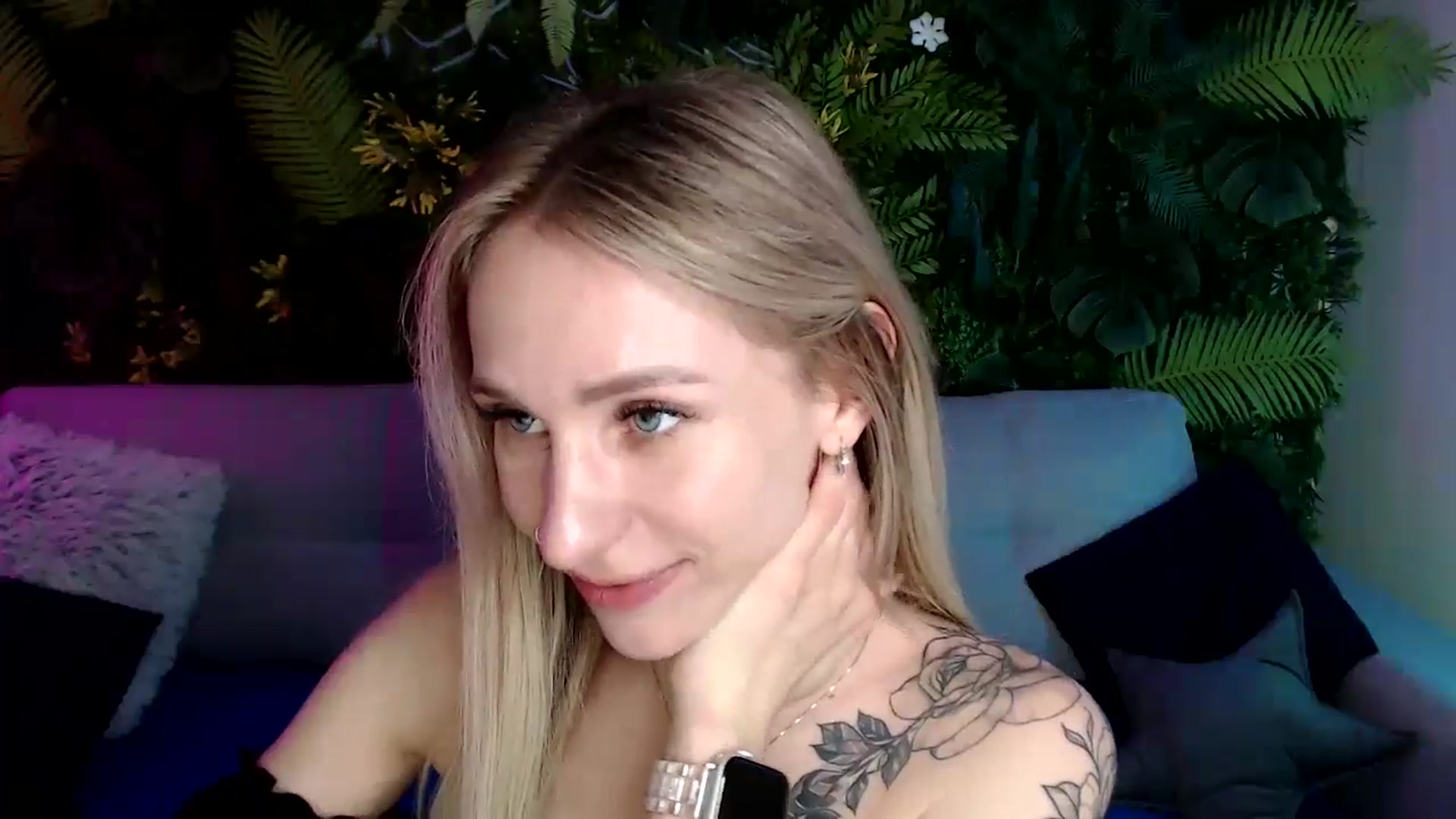 Gallery image thumbnail from Horny_Blond's myfreecams stream on, 05/18/2024, 09:45 image 2 of 20