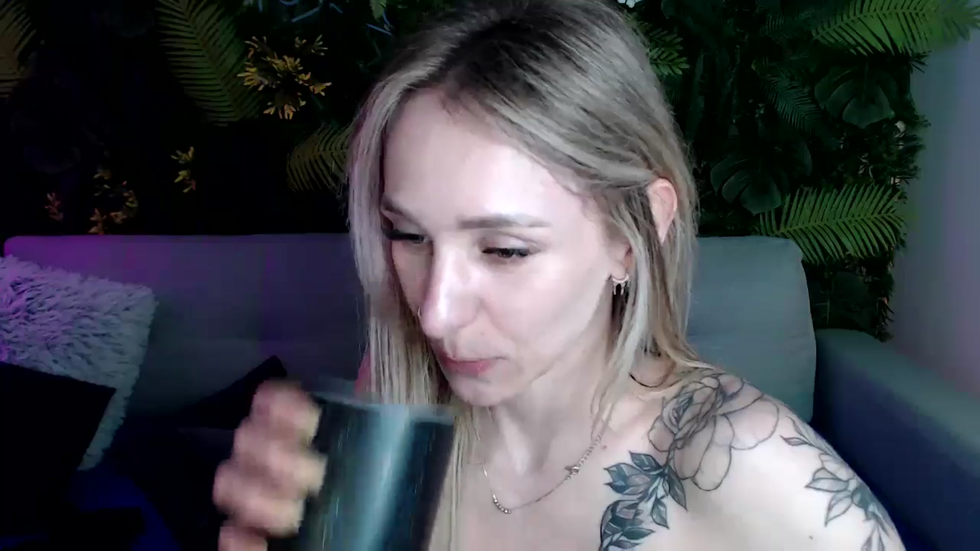 Gallery image thumbnail from Horny_Blond's myfreecams stream on, 05/18/2024, 09:45 image 18 of 20