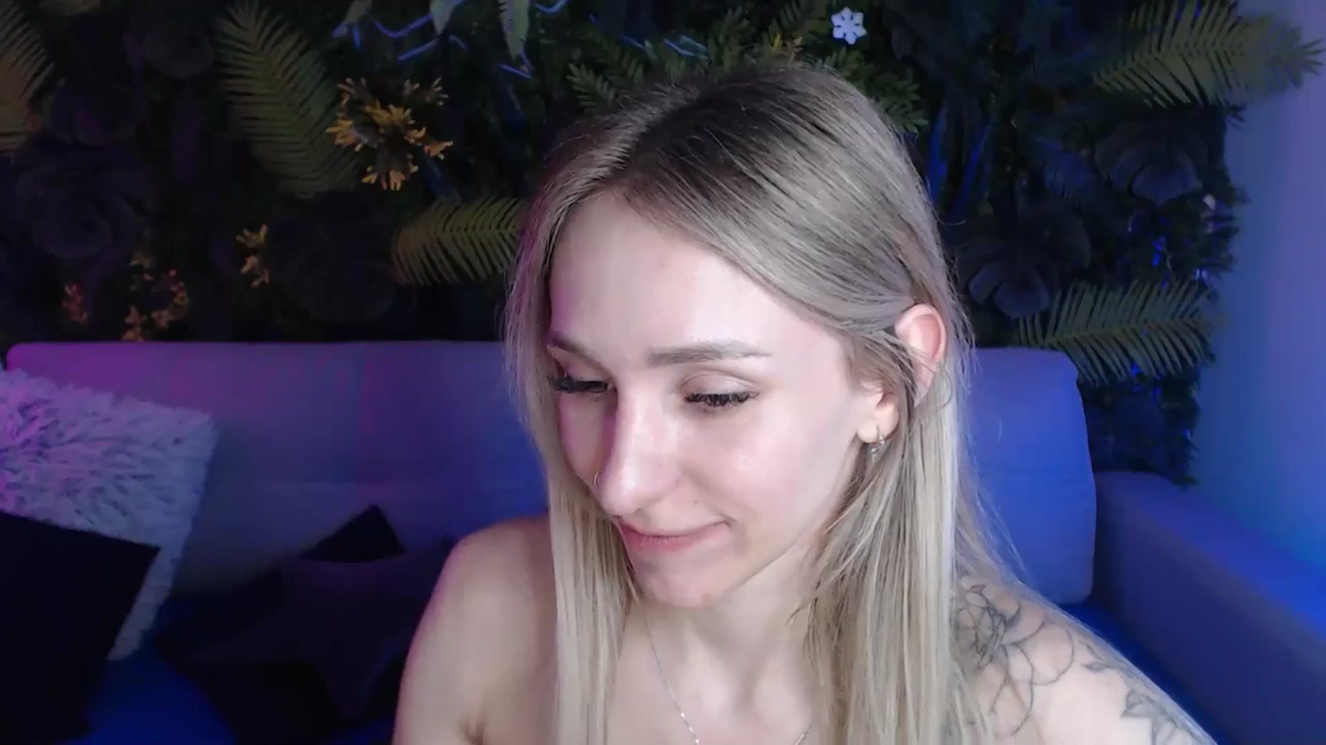 Gallery image thumbnail from Horny_Blond's myfreecams stream on, 05/18/2024, 11:03 image 8 of 20