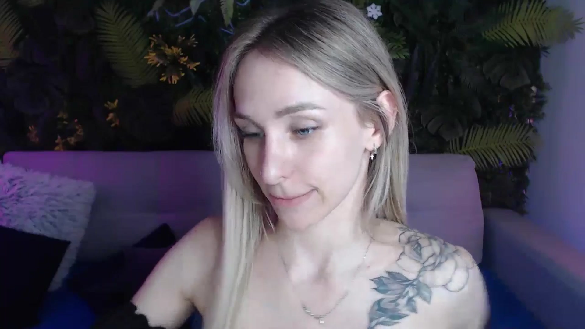 Gallery image thumbnail from Horny_Blond's myfreecams stream on, 05/18/2024, 11:03 image 9 of 20