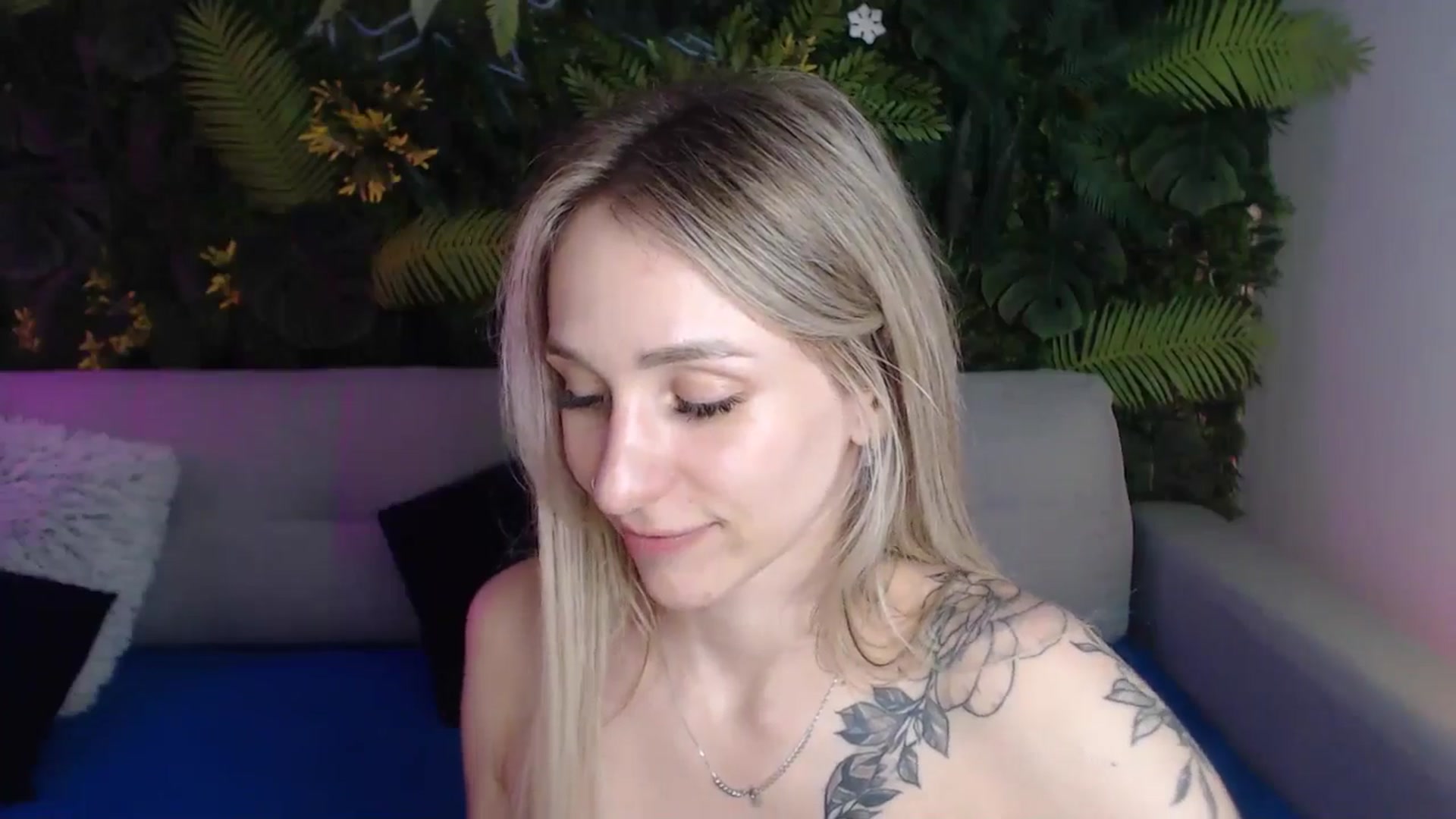 Gallery image thumbnail from Horny_Blond's myfreecams stream on, 05/18/2024, 12:09 image 17 of 20