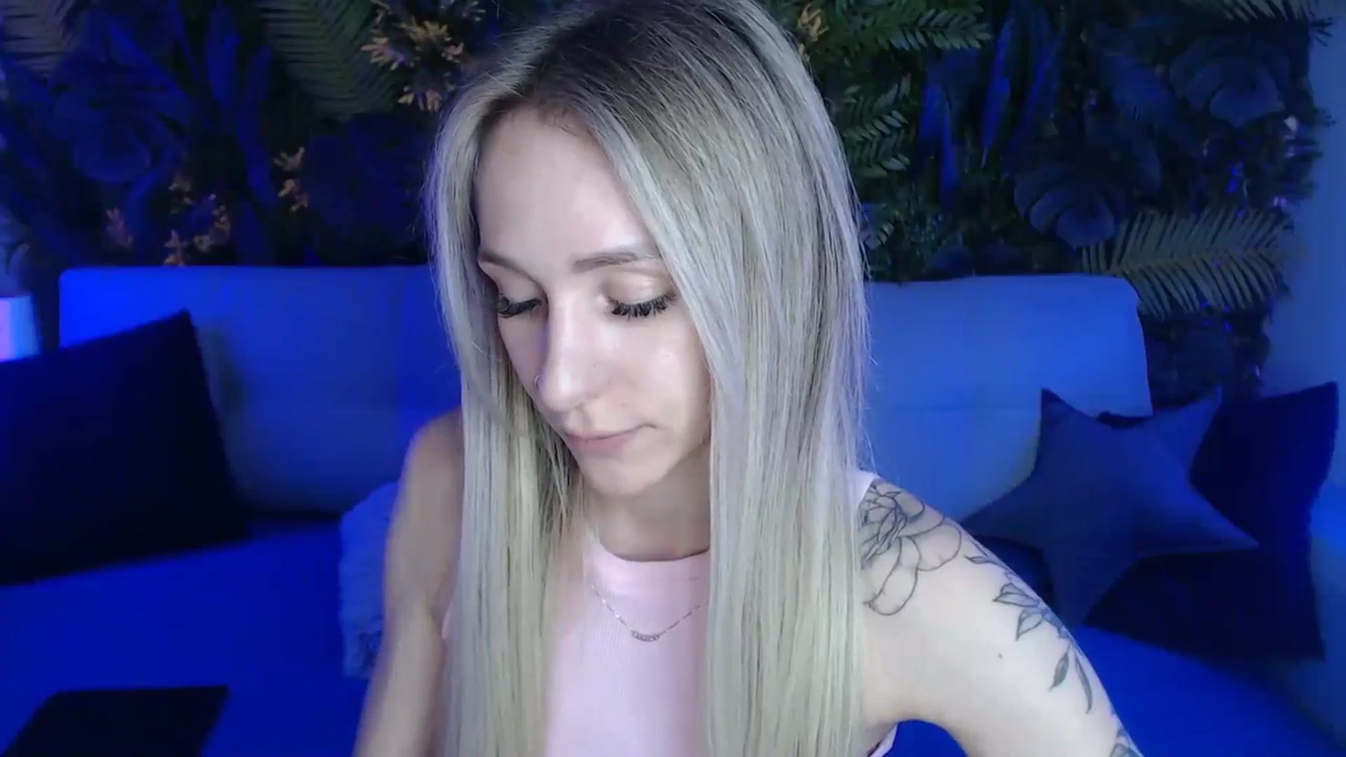 Gallery image thumbnail from Horny_Blond's myfreecams stream on, 05/19/2024, 09:19 image 4 of 20