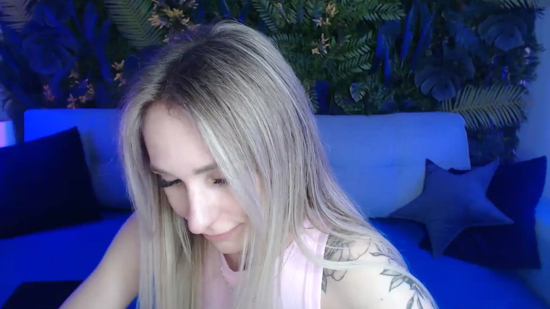 Gallery image thumbnail from Horny_Blond's myfreecams stream on, 05/19/2024, 09:19 image 2 of 20