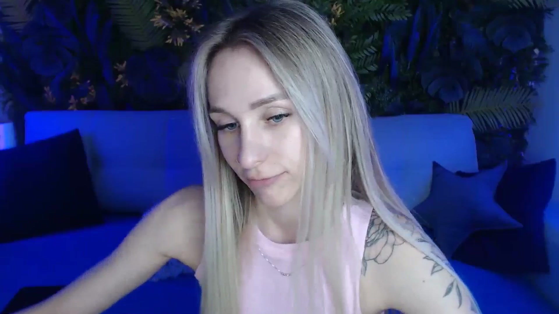 Gallery image thumbnail from Horny_Blond's myfreecams stream on, 05/19/2024, 09:19 image 3 of 20
