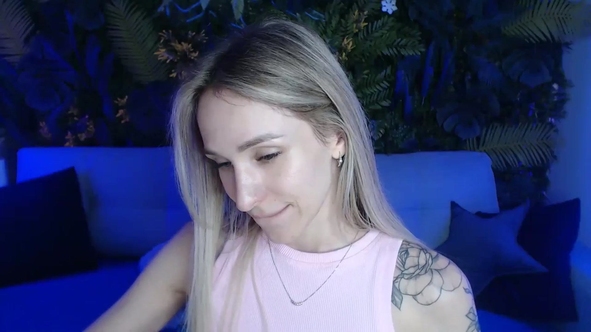 Gallery image thumbnail from Horny_Blond's myfreecams stream on, 05/19/2024, 09:19 image 12 of 20