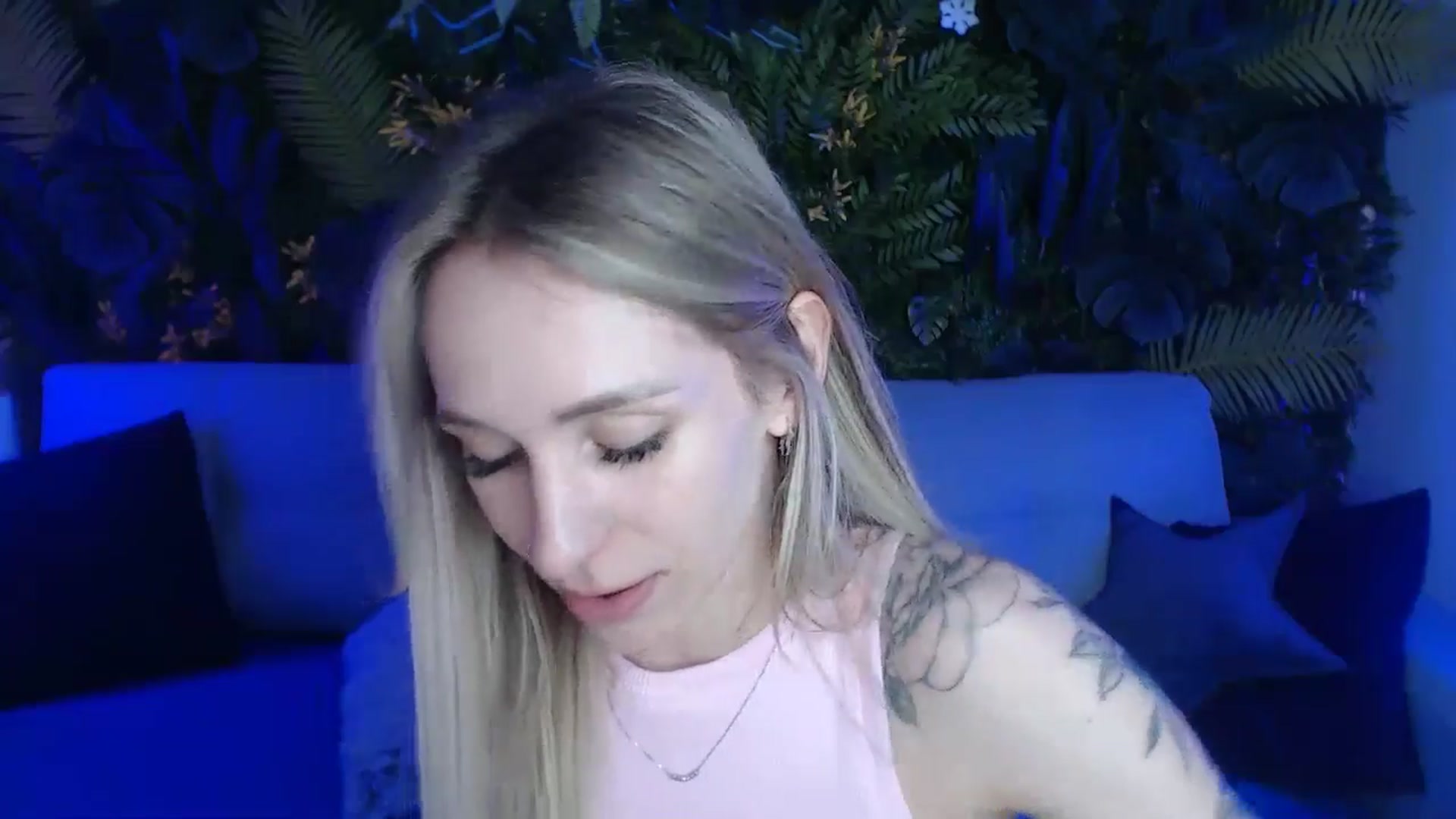 Gallery image thumbnail from Horny_Blond's myfreecams stream on, 05/19/2024, 09:19 image 20 of 20