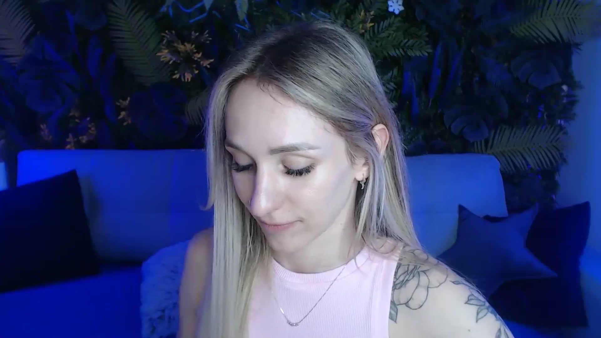 Gallery image thumbnail from Horny_Blond's myfreecams stream on, 05/19/2024, 09:19 image 18 of 20