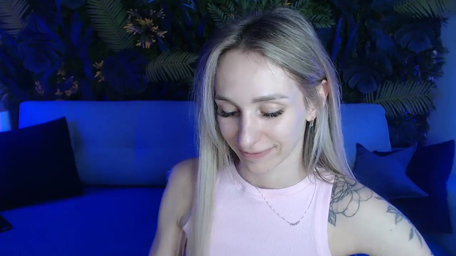 Gallery image thumbnail from Horny_Blond's myfreecams stream on, 05/19/2024, 11:29 image 11 of 20