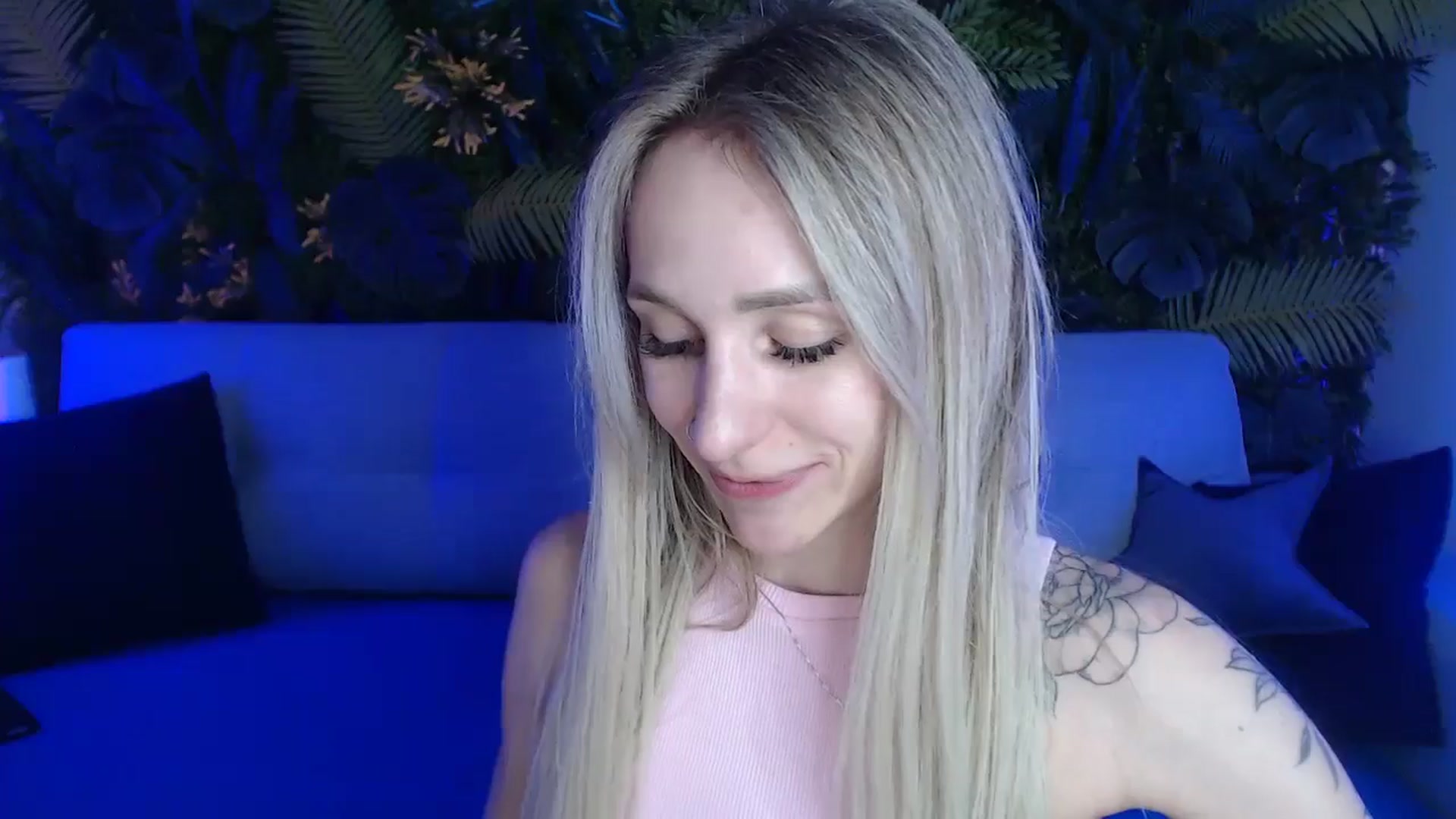 Gallery image thumbnail from Horny_Blond's myfreecams stream on, 05/19/2024, 11:29 image 12 of 20