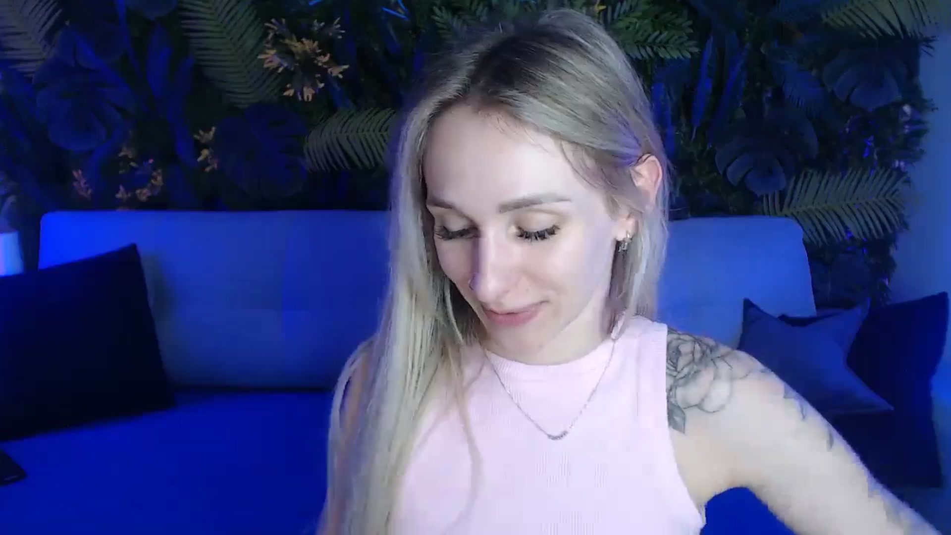 Gallery image thumbnail from Horny_Blond's myfreecams stream on, 05/19/2024, 11:29 image 13 of 20