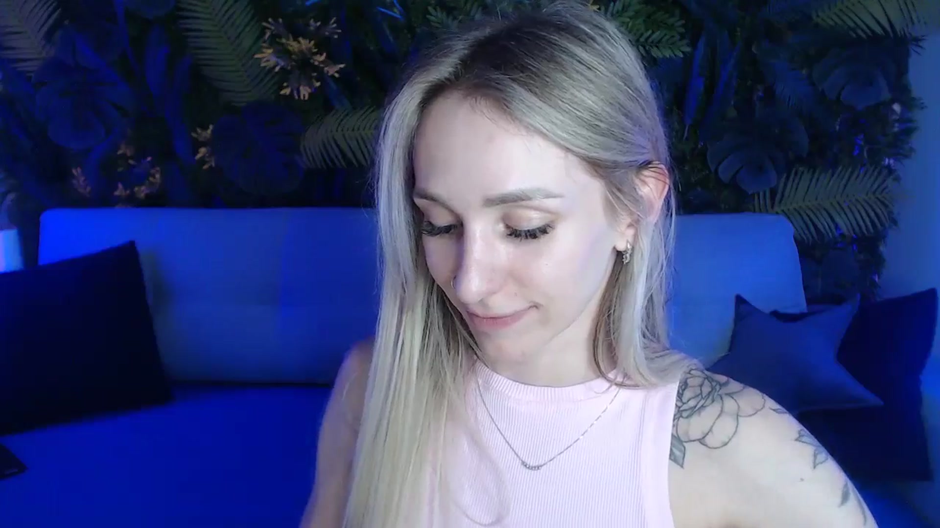 Gallery image thumbnail from Horny_Blond's myfreecams stream on, 05/19/2024, 11:29 image 16 of 20