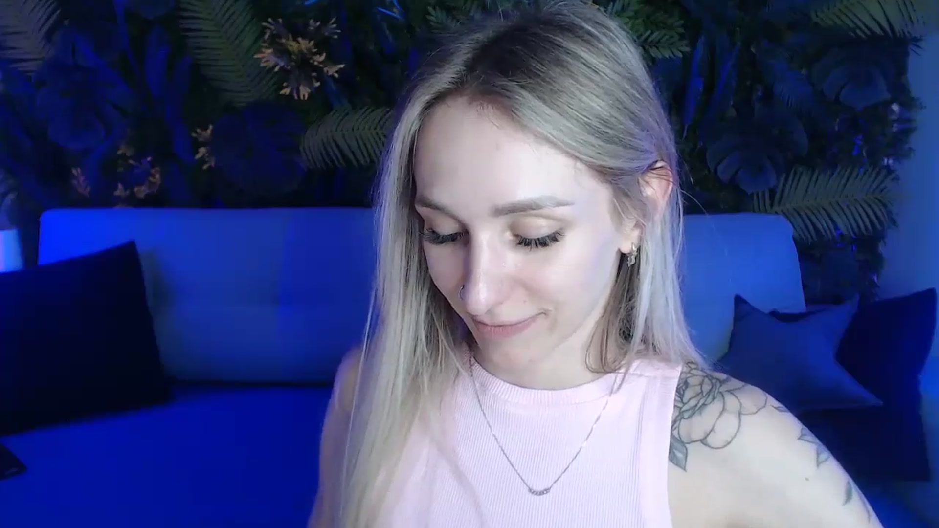 Gallery image thumbnail from Horny_Blond's myfreecams stream on, 05/19/2024, 11:29 image 18 of 20
