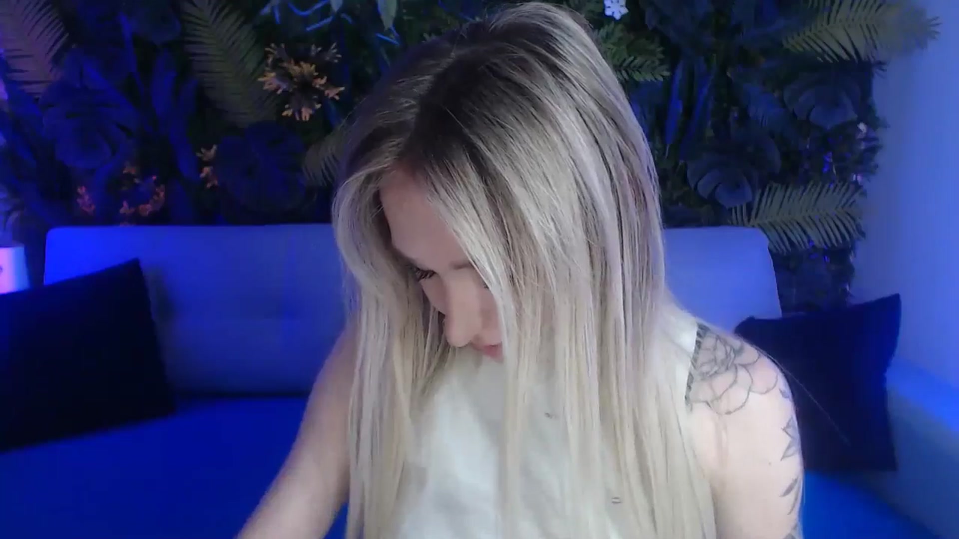 Gallery image thumbnail from Horny_Blond's myfreecams stream on, 05/25/2024, 08:45 image 12 of 20