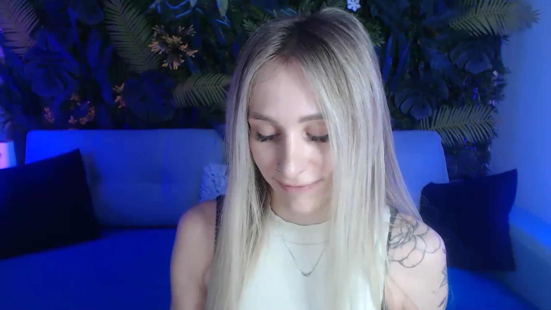 Gallery image thumbnail from Horny_Blond's myfreecams stream on, 05/25/2024, 08:45 image 5 of 20